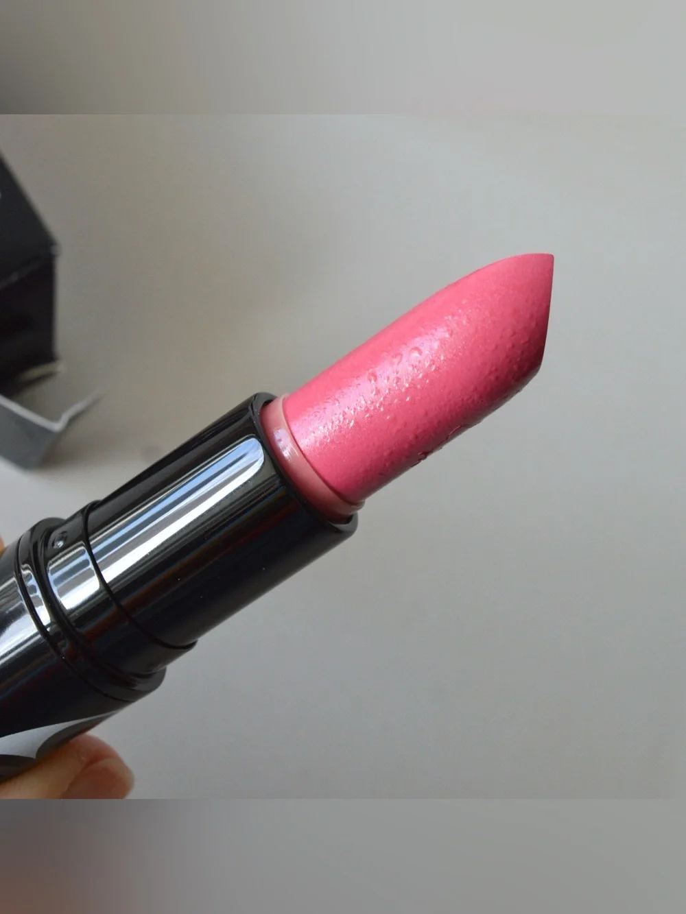 MAC Cosmetics Lipstick *STRAYIN'* Limited Edition BNIB, Hello Kitty Collection